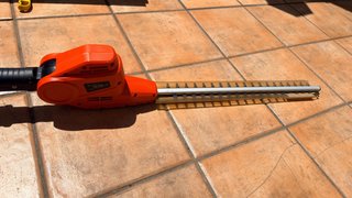 BLACK+DECKER Cortasetos de pértiga 550W. Mod.PH551