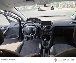 Peugeot 208 2015