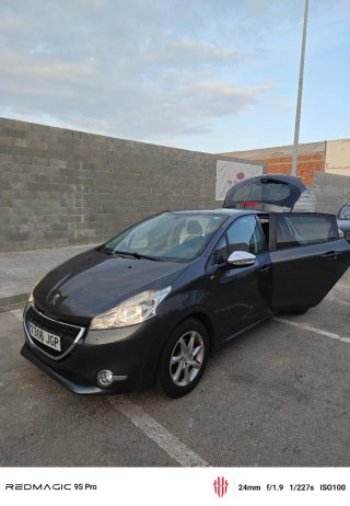 Peugeot 208 2015