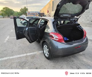 Peugeot 208 2015