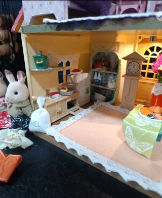 Casita Sylvanian Families con figuras