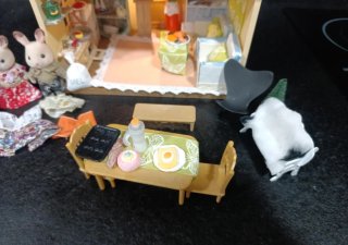 Casita Sylvanian Families con figuras