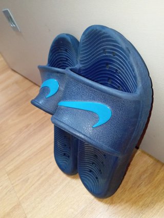 Chanclas Nike niño azul