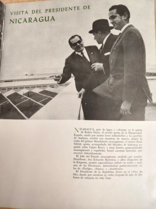 Tres revistas 1966 de Barreiros visita de Franco.
