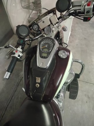Suzuki Intruder C800 Custom Negra/Burdeos