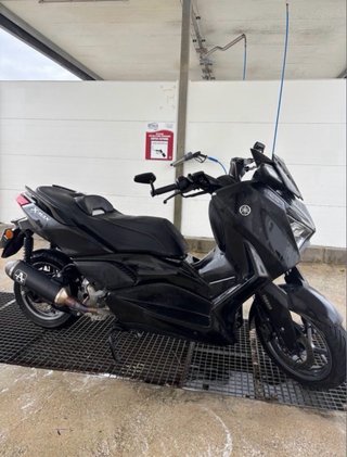 Yamaha XMAX 2024 Negra