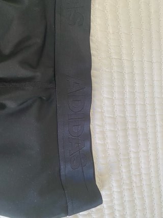 Mallas Adidas negras 3/4.