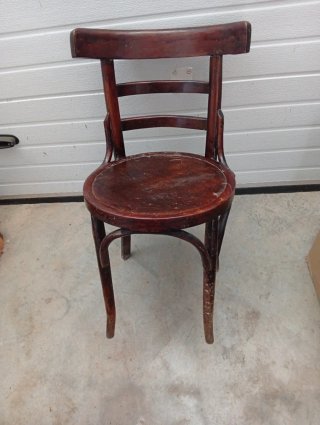Sillas antiguas de madera