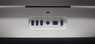 Ordenador HP Pavilion i3 sobre mesa