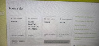 Ordenador HP Pavilion i3 sobre mesa
