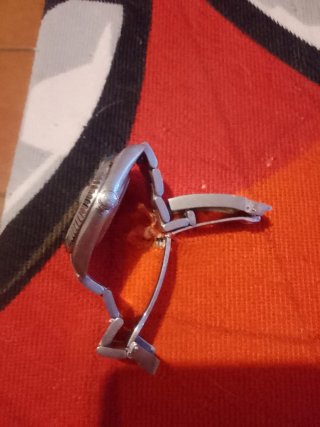 Reloj de pulsera plateado