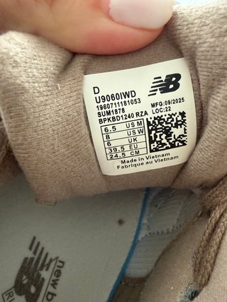 Zapatillas New Balance modelo 9060 Marrón Sin Uso