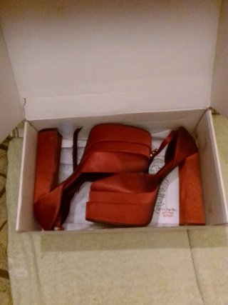 Zapatos de fiesta rojos de tacón
