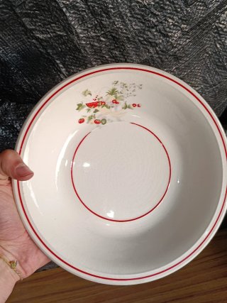 Juego de platos de cerámica con diseño