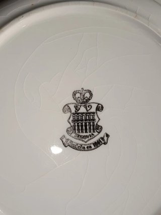 Juego de platos de cerámica con diseño