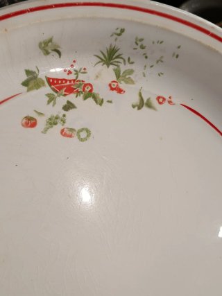Juego de platos de cerámica con diseño