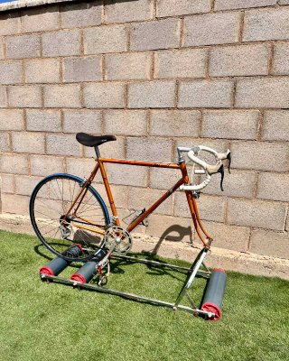 BICICLETA DE CARRETERA BH CLÁSICA CON RODILLO