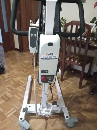 Se vende grúa para transportar personas