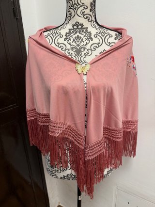 Manton de flamenca bordado