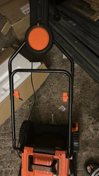 Cortacésped Black+Decker 1800W 42cm (SIN CESTA)