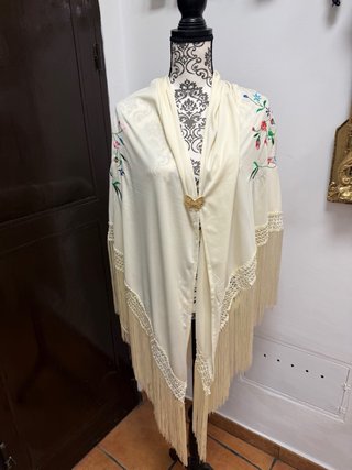 Manton de Manila Beige Bordado Flores