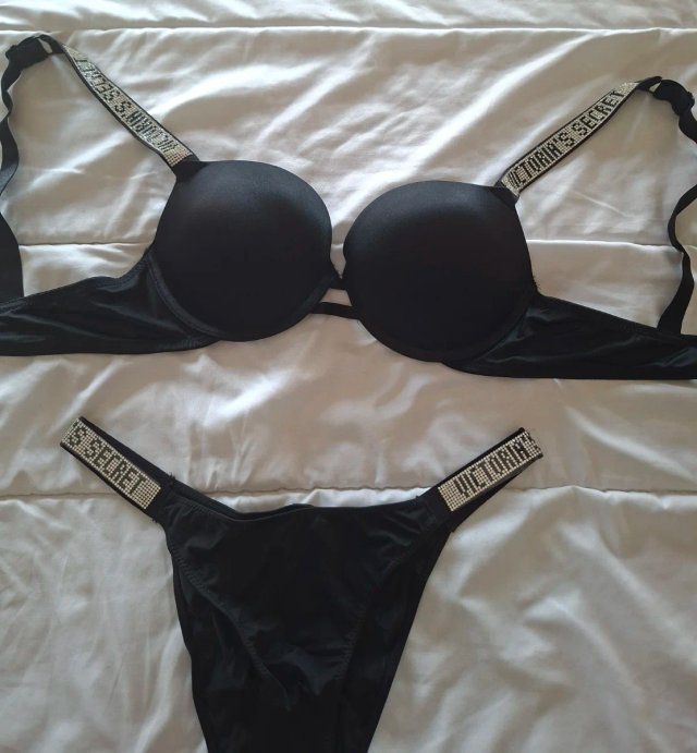 Conjunto Lenceria  Pedreria talla sujetador 85C