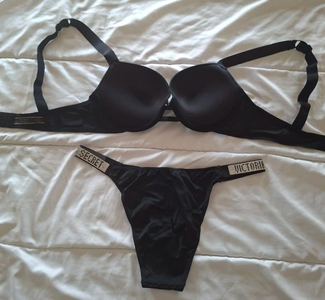 Conjunto Lenceria  Pedreria talla sujetador 85C