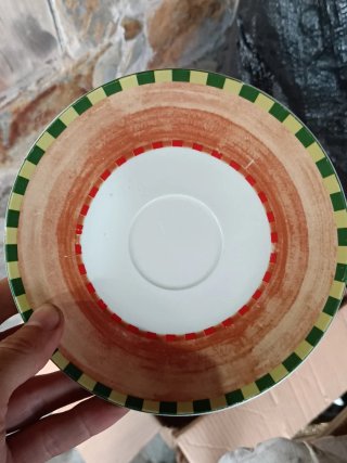 Juego de platos decorados