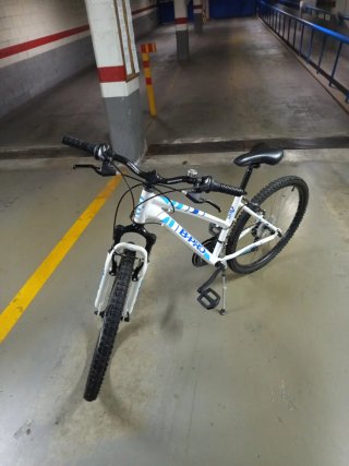 Bicicleta B-Pro Blanca y Azul