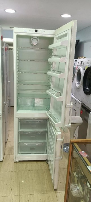 NEVERA COMBI LIEBHERR NO FROST ENERGÍA A+