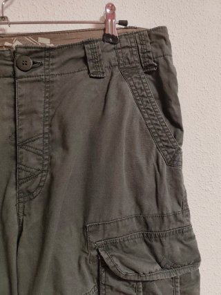 Bermuda cargo de chico talla 42 de Cargo.
