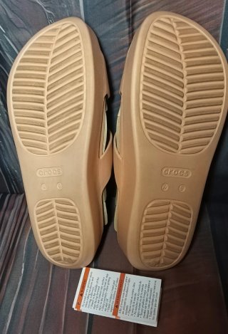 Crocs Brooklyn Flips plataforma beige/rosa