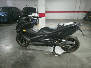 Kymco AK 550