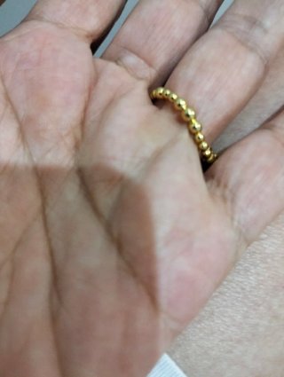 Anillo  con cuentas y brillantitos