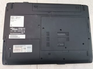 Fujitsu Siemens V5535 Win7 Pro SSD 4GB