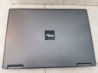 Fujitsu Siemens V5535 Win7 Pro SSD 4GB