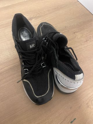 Zapatillas Michael Kors Negras y Plateadas
