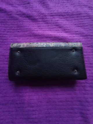 Cartera con diseño floral