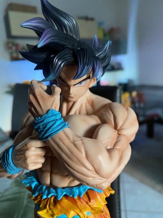 Dragon Ball Super Goku Ultra Istinto Figure 34cm