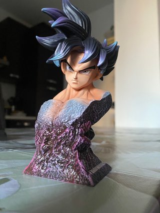 Dragon Ball Super Goku Ultra Istinto Figure 34cm