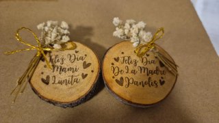 Imanes de madera grabados personalizados