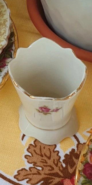 Portastuzzicadenti in  porcellana decorato