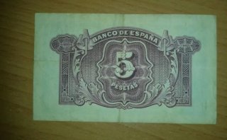 Billetes-monedas d diferents paises.(Elena Bilbao)