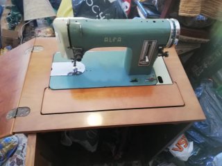 Máquina de coser Alfa vintage