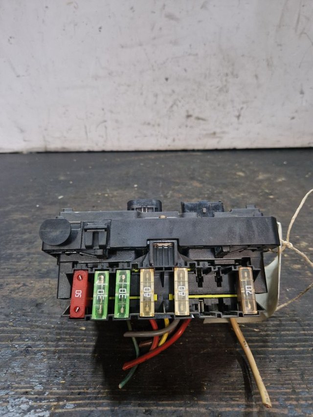 CAJA RELES / FUSIBLES CITROEN C4 BERLINA 9657718780
