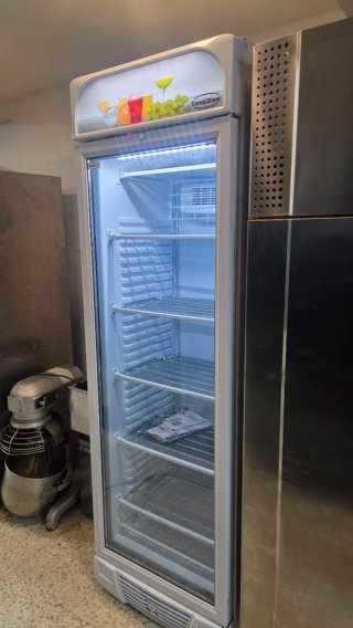 Congelador Vertical Puerta Cristal