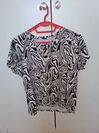 1 camisa 8€ y 3 más 20€