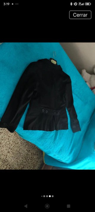 Chaqueta entallada negra