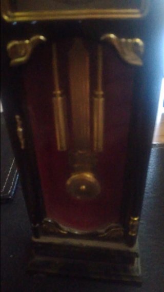 Reloj de sobremesa antiguo