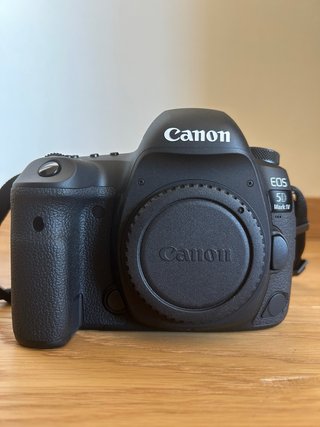 Canon 5D Mark IV